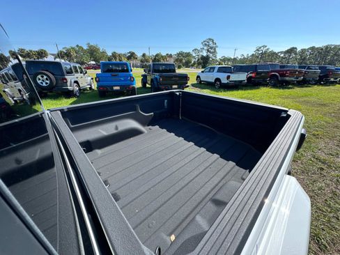 Used 2023 Jeep Gladiator Rubicon w/ LED Lighting Group image 12