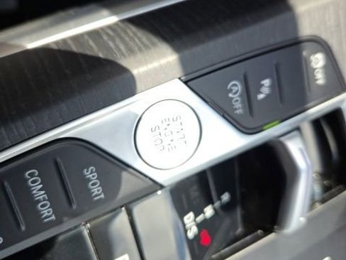 Used 2025 BMW 330i Sedan image 32