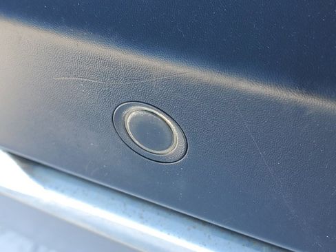 Used 2020 Jeep Cherokee Limited image 35