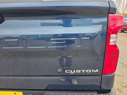 Used 2022 Chevrolet Silverado 1500 Custom image 10