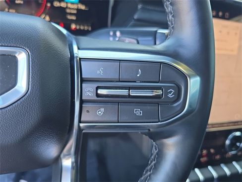 Used 2025 GMC Acadia Elevation image 25