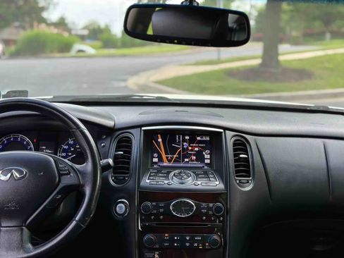 Used 2012 INFINITI EX35 Journey w/ Premium Pkg image 16