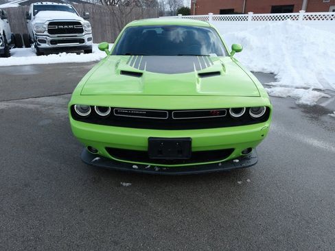 Used 2015 Dodge Challenger R/T Scat Pack w/ Leather Interior Group RWD image 12