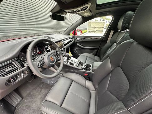 Used 2026 Porsche Macan Turbo AWD/4WD image 4