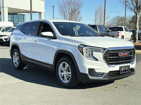 Used 2024 GMC Terrain SLE image 14