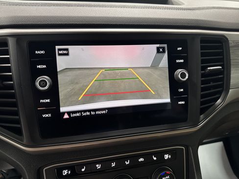 Used 2020 Volkswagen Atlas Cross Sport SE AWD/4WD image 19