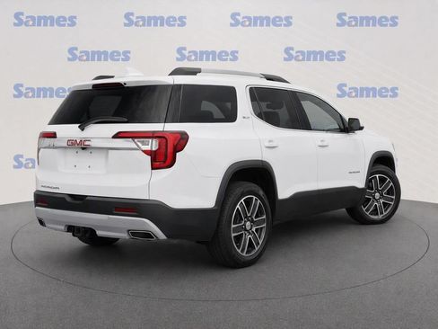Used 2023 GMC Acadia SLT w/ Technology Package FWD image 3
