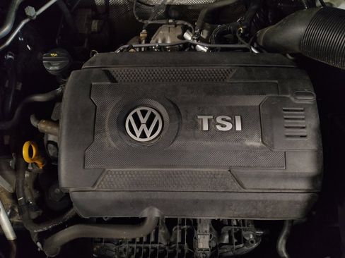 Used 2020 Volkswagen Atlas Cross Sport SE image 30