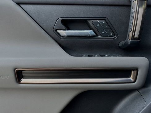 New 2025 GMC Hummer EV 3X w/ Battery Pack, 24 Module Pack image 9