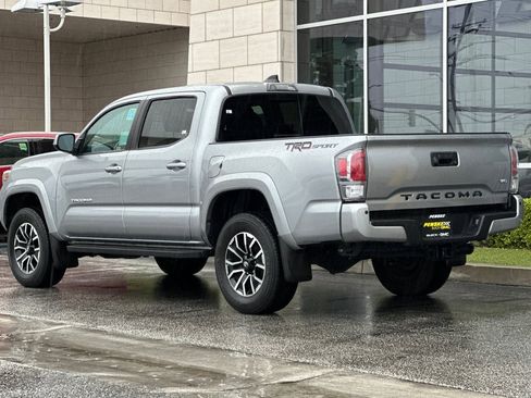 Used 2021 Toyota Tacoma TRD Sport w/ Technology Package image 6