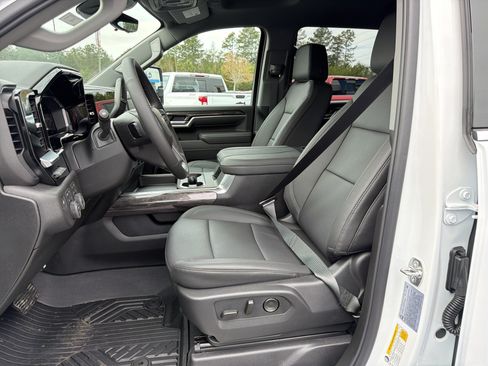 New 2026 Chevrolet Silverado 2500 LTZ w/ LTZ Convenience Package AWD/4WD image 9