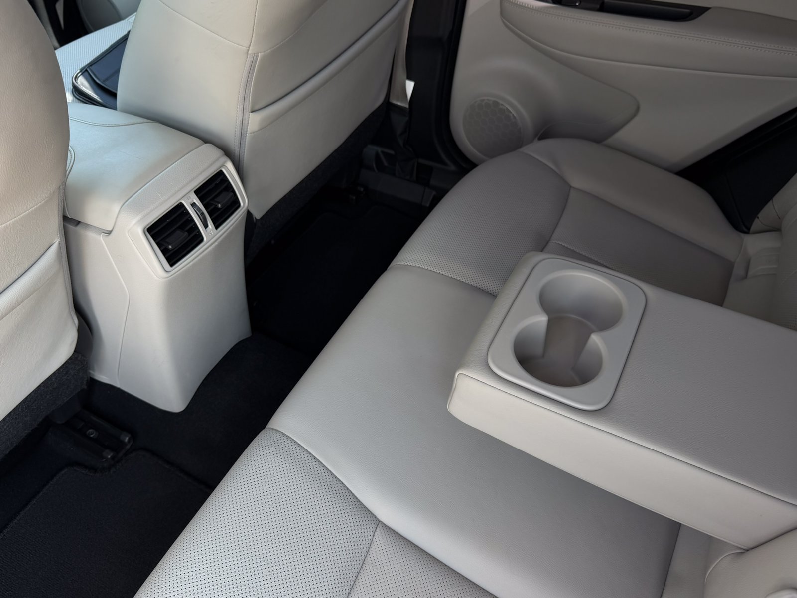 Used 2022 Nissan Rogue Sport SL w/ Premium Package FWD image 27