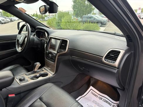 Used 2017 Jeep Grand Cherokee Limited AWD/4WD image 13