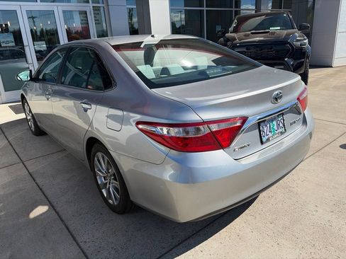 Certified 2017 Toyota Camry XLE FWD image 8