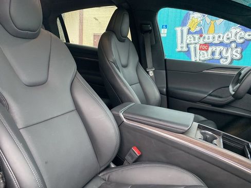 Used 2023 Tesla Model X image 18
