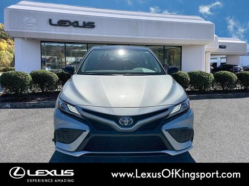 Used 2021 Toyota Camry XSE image 8