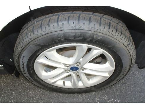 Used 2020 Ford Edge SEL w/ Convenience Package image 9