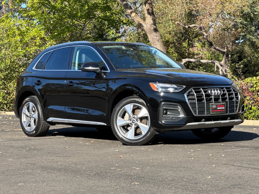 Used 2023 Audi Q5 Premium Plus w/ Premium Plus Package AWD/4WD image 2