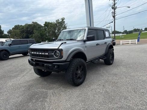 Used 2024 Ford Bronco Black Diamond AWD/4WD image 4