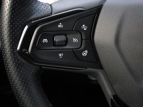 Used 2024 Chevrolet Trax RS w/ Driver Confidence Package image 30