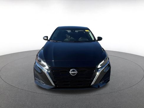 Used 2025 Nissan Altima 2.5 SV image 4