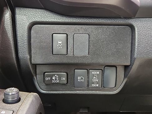 Used 2022 Toyota Tacoma SR5 image 16