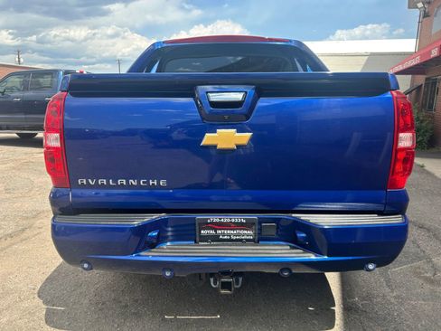 Used 2013 Chevrolet Avalanche LT image 4
