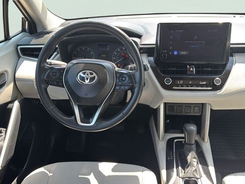 Used 2024 Toyota Corolla Cross LE FWD image 17