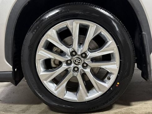Used 2023 Toyota Highlander Limited AWD/4WD image 27