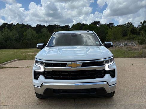 Used 2022 Chevrolet Silverado 1500 LT w/ Leather Package RWD image 2