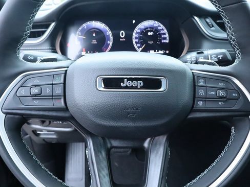New 2025 Jeep Grand Cherokee Altitude image 3
