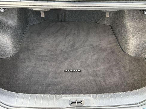 Used 2024 Nissan Altima 2.5 S FWD image 32
