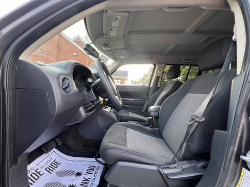 Used 2017 Jeep Patriot Sport w/ Power Value Group image 12