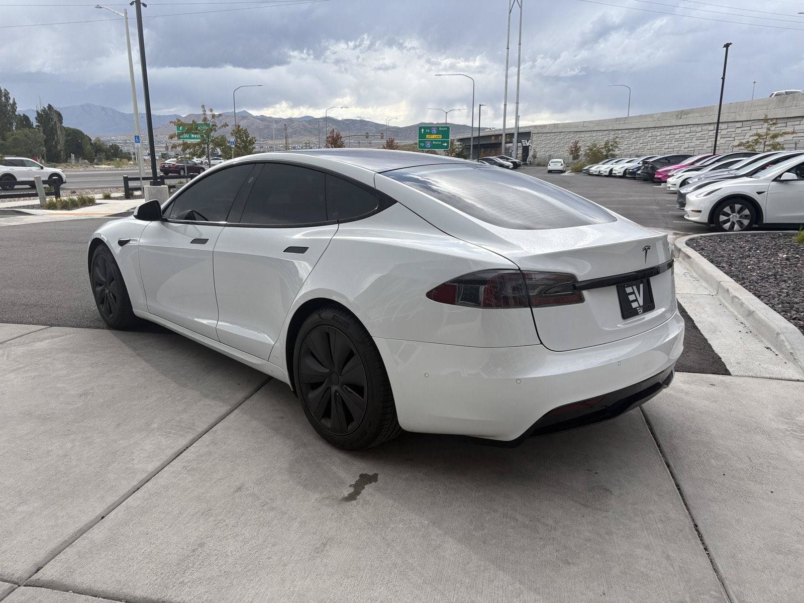 Used 2022 Tesla Model S AWD/4WD image 5