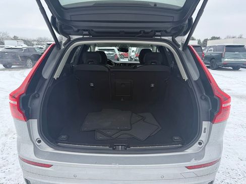 Used 2025 Volvo XC60 B5 Plus image 13