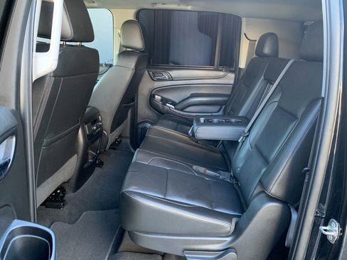 Used 2019 GMC Yukon XL SLT w/ Graphite Performance Edition image 26