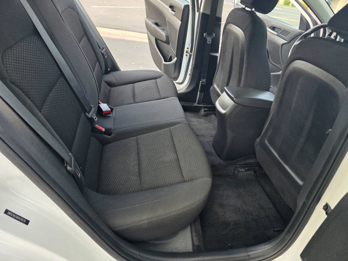 Used 2019 Hyundai Elantra SE w/ Cargo Package FWD image 23