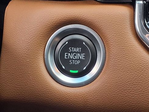 Certified 2024 GMC Canyon AT4 w/ AT4 Premium Package AWD/4WD image 10