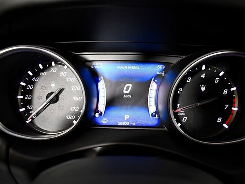 Used 2017 Maserati Levante S image 27