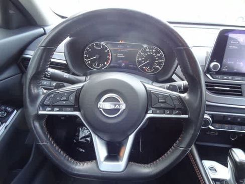 Used 2023 Nissan Altima 2.5 SR FWD image 14