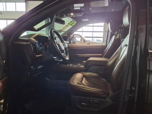 Used 2022 Ford Expedition Limited image 20