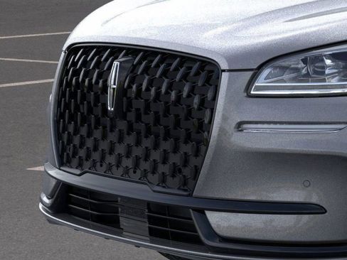 New 2025 Lincoln Corsair Reserve w/ Jet Appearance Package AWD/4WD image 17
