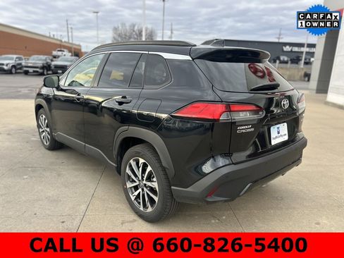 Used 2025 Toyota Corolla Cross XLE image 6