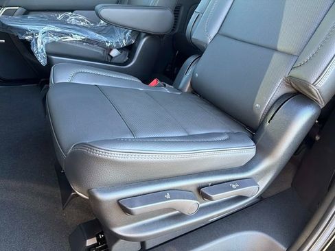 New 2026 GMC Yukon XL Denali AWD/4WD image 12