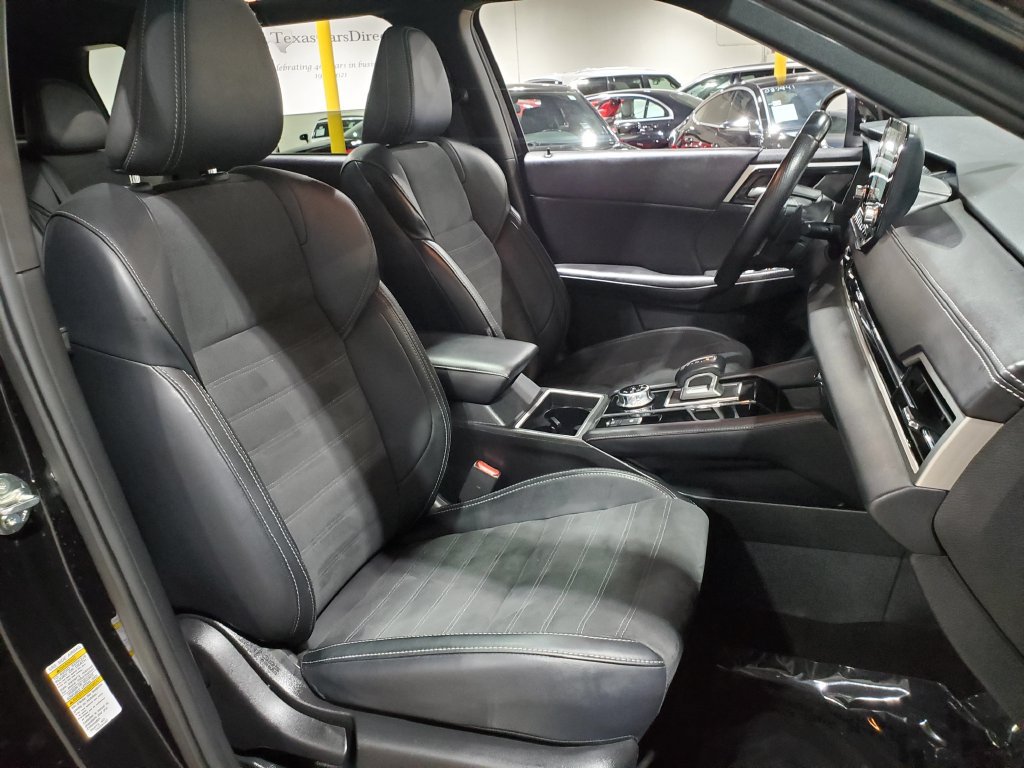 Used 2024 Mitsubishi Outlander SE Black Edition FWD image 14