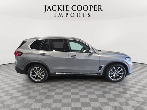 Used 2025 BMW X5 xDrive40i AWD/4WD image 4