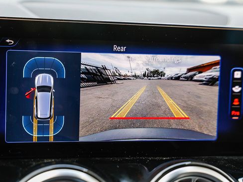 Used 2024 Mercedes-Benz EQB 300 4MATIC image 24