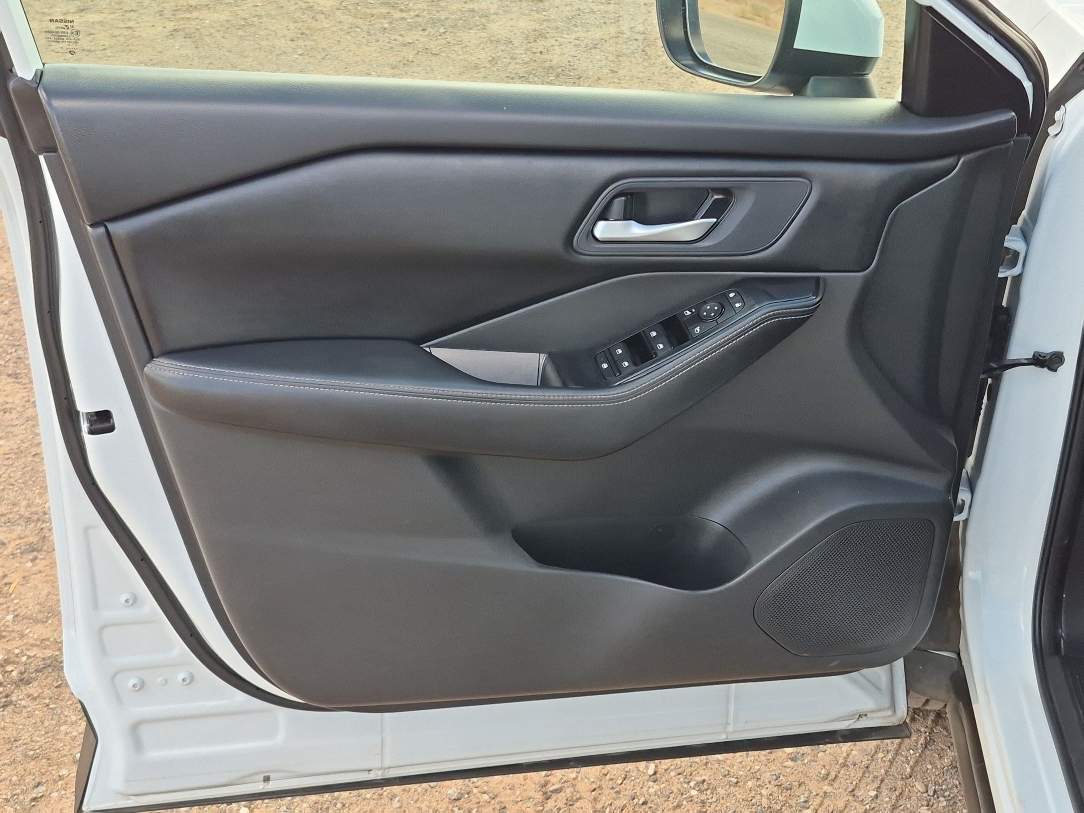 Used 2024 Nissan Rogue SV FWD image 12