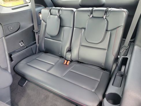 Used 2025 Ford Explorer ST RWD image 12