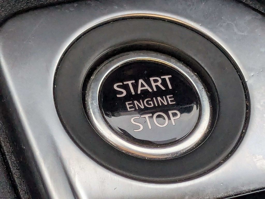 Used 2025 Nissan Sentra SR FWD image 30